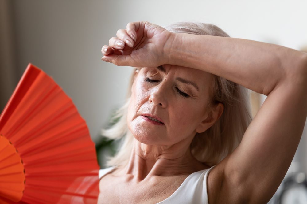 Menopauza: Jak poradzić sobie z nią w naturalny sposób?